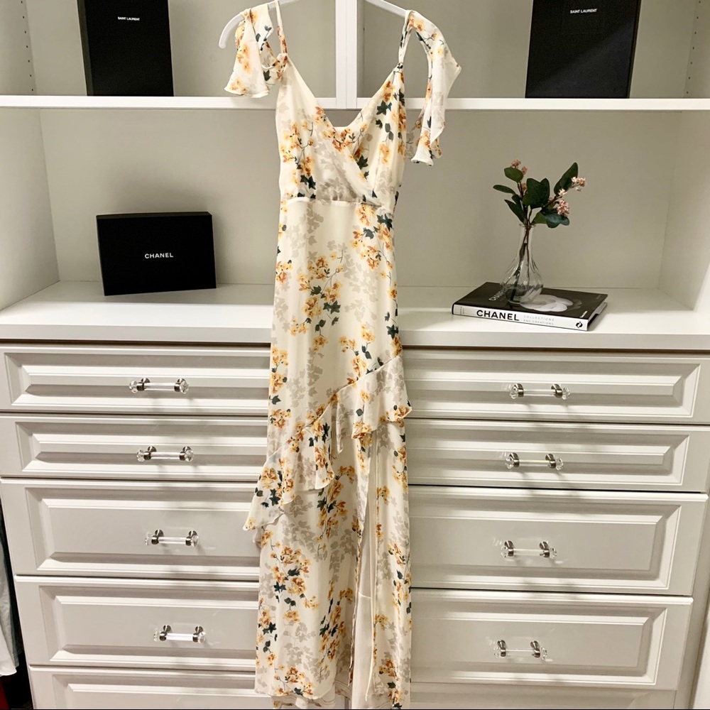 Lulu’s Floral Maxi Dress